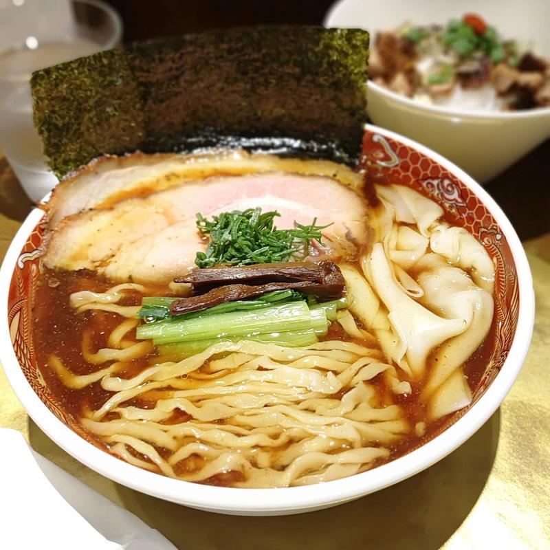 ワンタンSHIGENO中華そば 手揉み麺(SHIGENO【朝ラーメンと昼オムライス】)