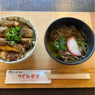 しいたけ丼ハーフ&龍神そばハーフセット(つぐみ食堂 )