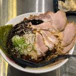 特製らーめん黒(豚骨らーめん ぶたきち 本厚木店)