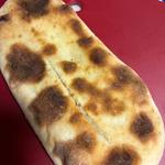 お店で焼いたナンチーズキーマカレー
