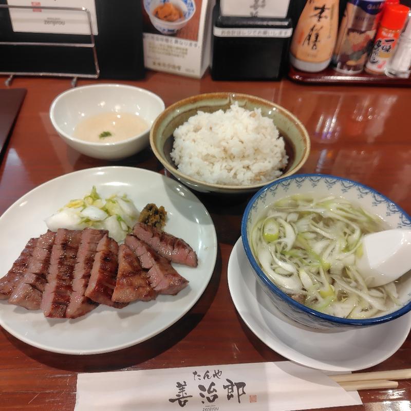 牛タン4枚定食(たんや善治郎 タピオ店 )