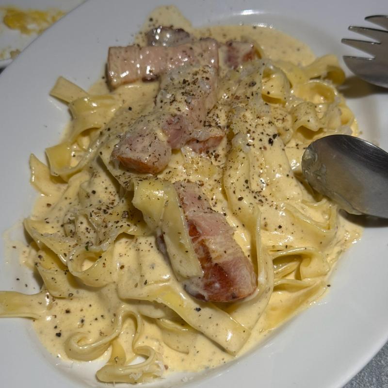 カルボナーラ(HITO TO HITO（Bistro）)