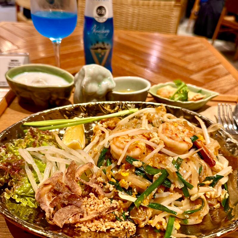 ソフトシェル蟹と卵のカレー香り炒めセット(クラビ バイ チェディルアン (KRABI BY CHEDI LUANG))