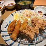 鶏かわ餃子と鶏竜田揚げの定食（餃子3個）