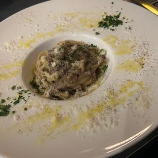 鴨肉と旬のキノコのラグーソース　生タリアテッレ(ミールトゥギャザー 枚方T-SITE店)