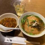 コンきつね　まかないカレー