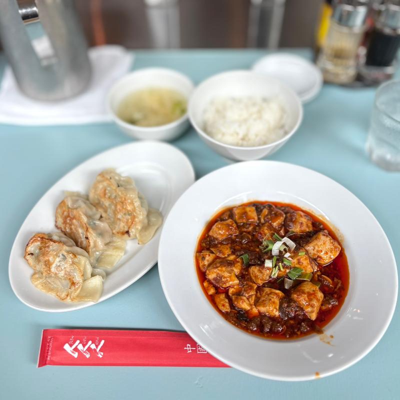 大餃子と麻婆豆腐セット(人人人 東京ビルTOKIA店)