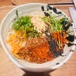 汁なし担々麺