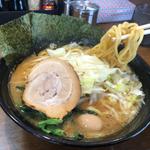 豚骨醤油らーめん