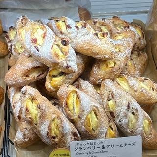 クランベリー＆クリームチーズ(ブランジェ浅野屋 池袋西口店)