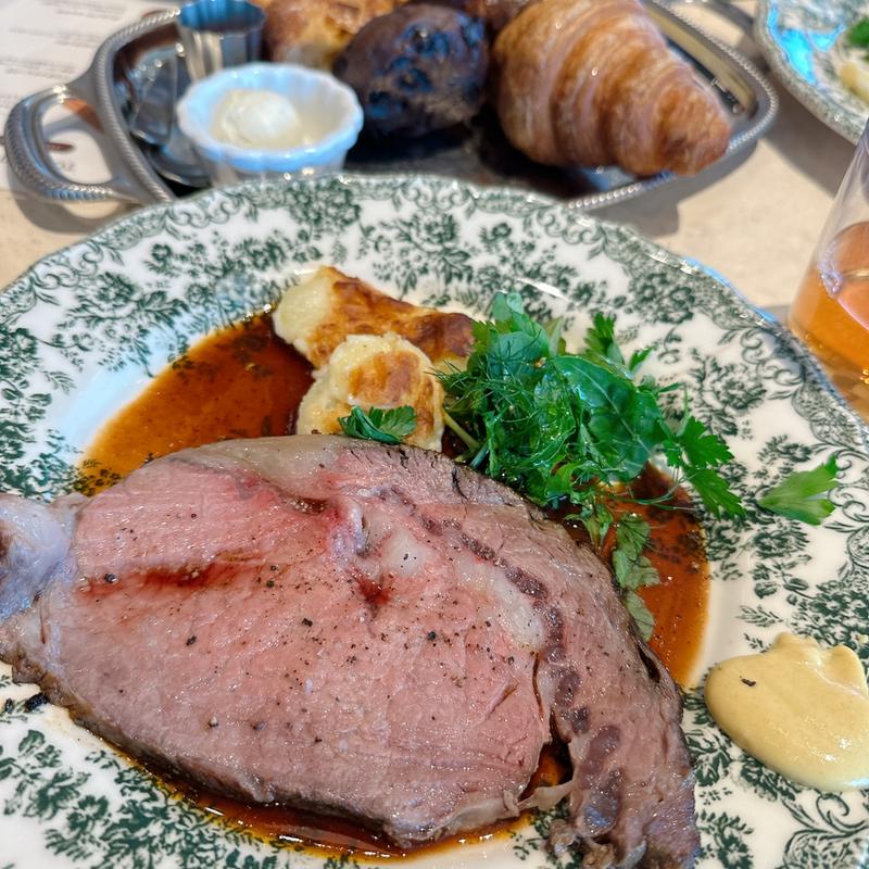 牛リブアイのローストビーフ　ジャガイモグラタンと赤ワインソース(LAGOON TOOTH TOOTH)