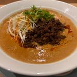 胡麻香る担々麺　追い香味らぁ油