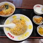ランチ（五目チャーハン＋半ラーメン）(和福飯店)