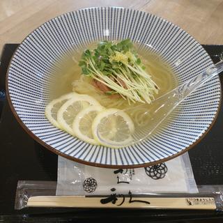レモンと牛たんローストの冷麺