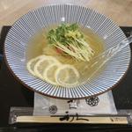 レモンと牛たんローストの冷麺