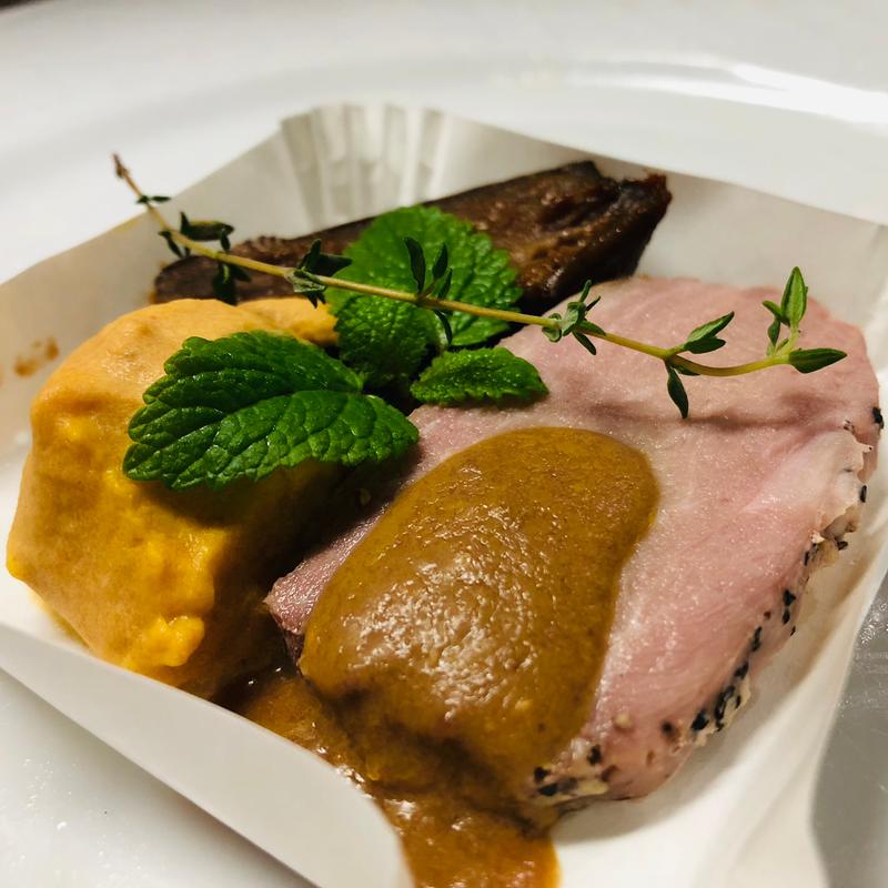 霧島山麓ひなもりポークヒレのロースト かぼちゃのニョッキ_36ぷらす3 フレンチ松花堂弁当(フランス厨房 旬彩 中央駅店 )