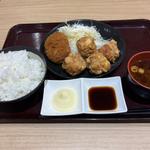 こくうま唐揚げ、コロッケ定食