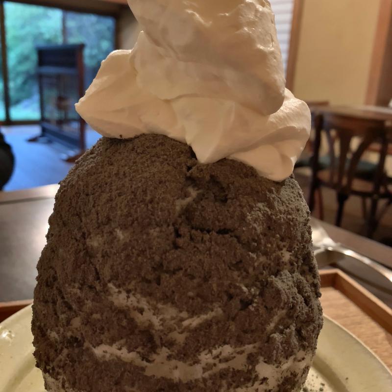 魅惑の黒ごまミルク  生マシ (四季と六花)