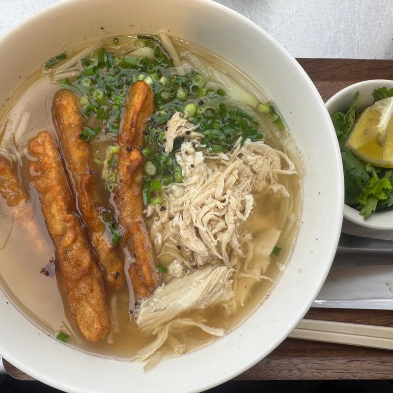 鶏ごぼうフォー(バインミーバーバー)