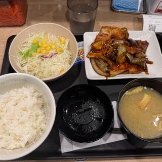 厚切り豚カルビと茄子の辛味噌炒め定食(松屋 飯田橋駅前店 )