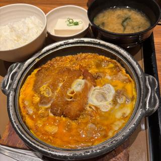 ミックスとじ煮定食(やよい軒 神田北口店)
