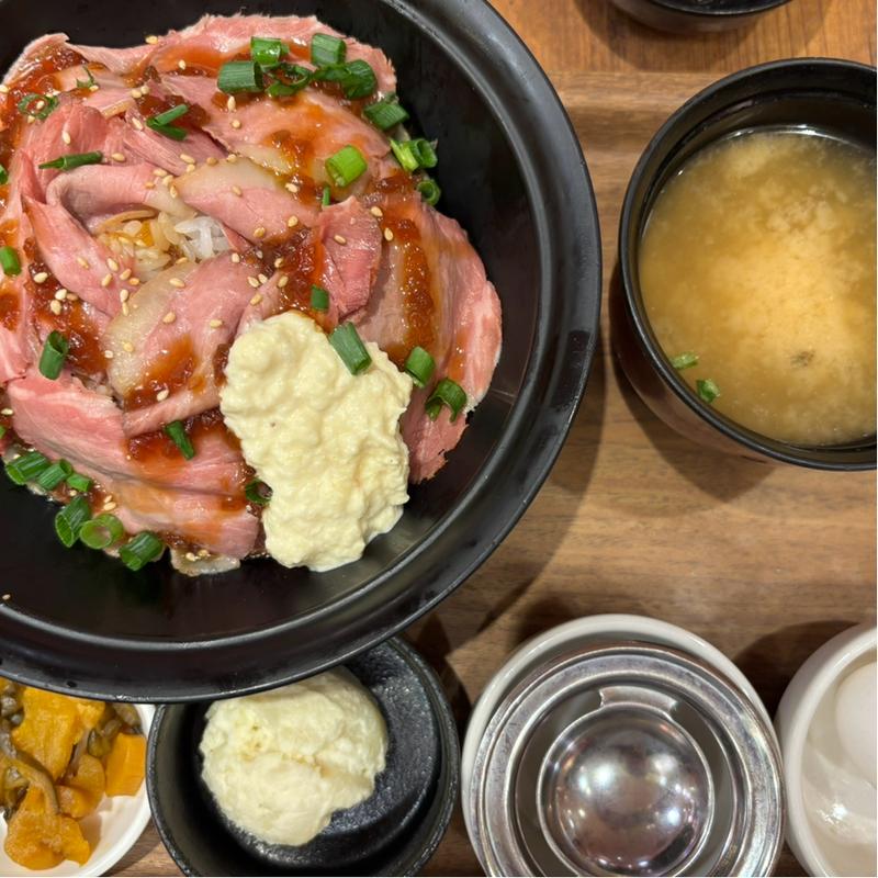 ローストビーフ丼(ローストビーフとハンバーグ YOSHIMI 池袋店)