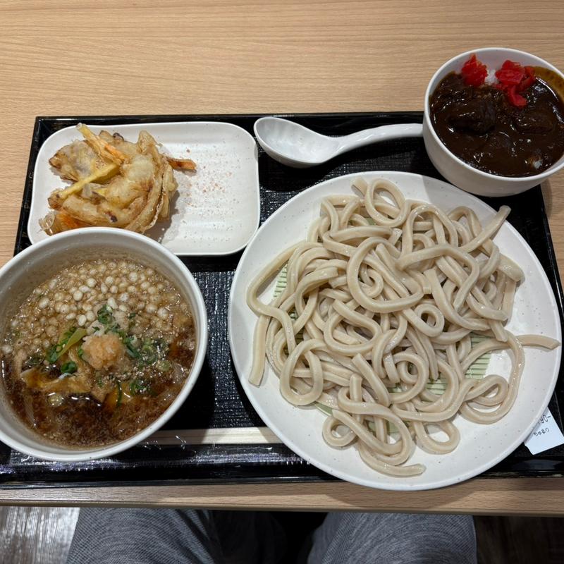 肉汁うどん＋旬野菜のかき揚げ＋ミニ黒カレー(うどん屋 ちゅるり)