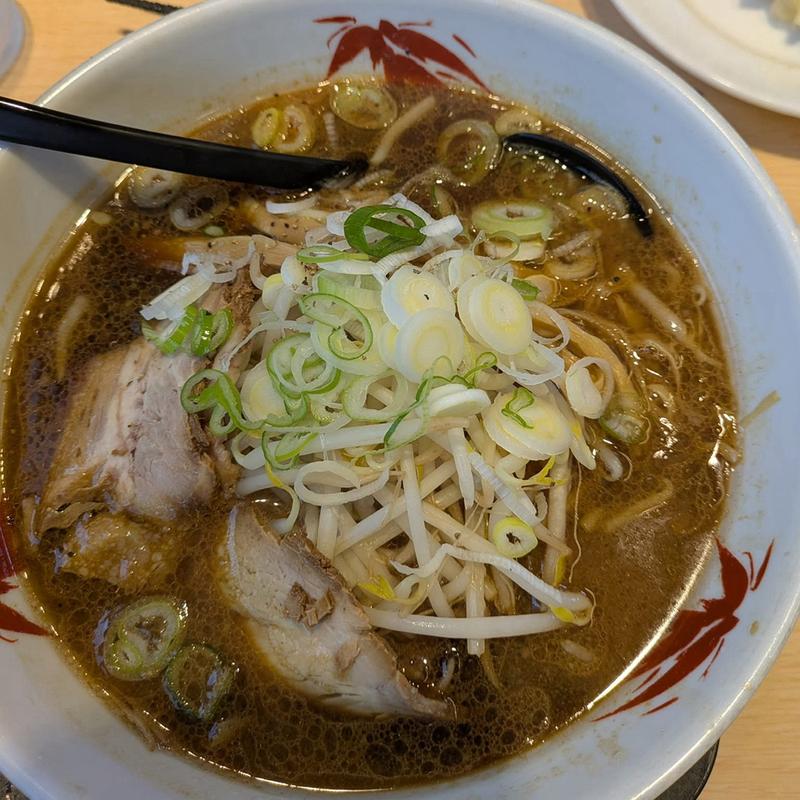ブラックラーメン(ラーメン 麺家 やす 高岡店)