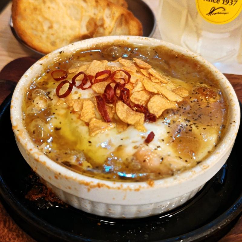 大山鶏と玉子のアヒージョ(BEEF KICHEN STAND（ビーフキッチンスタンド新杉田）)