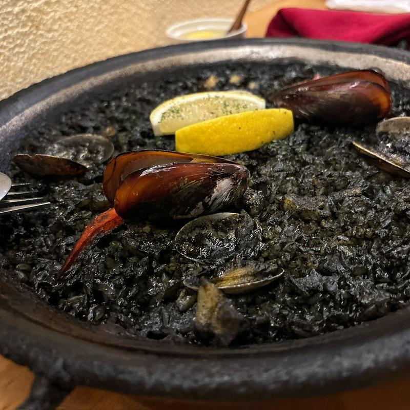 イカ墨のパエージャ(BARBABA (バル・ババ))