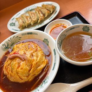 天津飯と餃子のセット