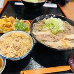 肉そば(そば処つる福 山形駅前店)