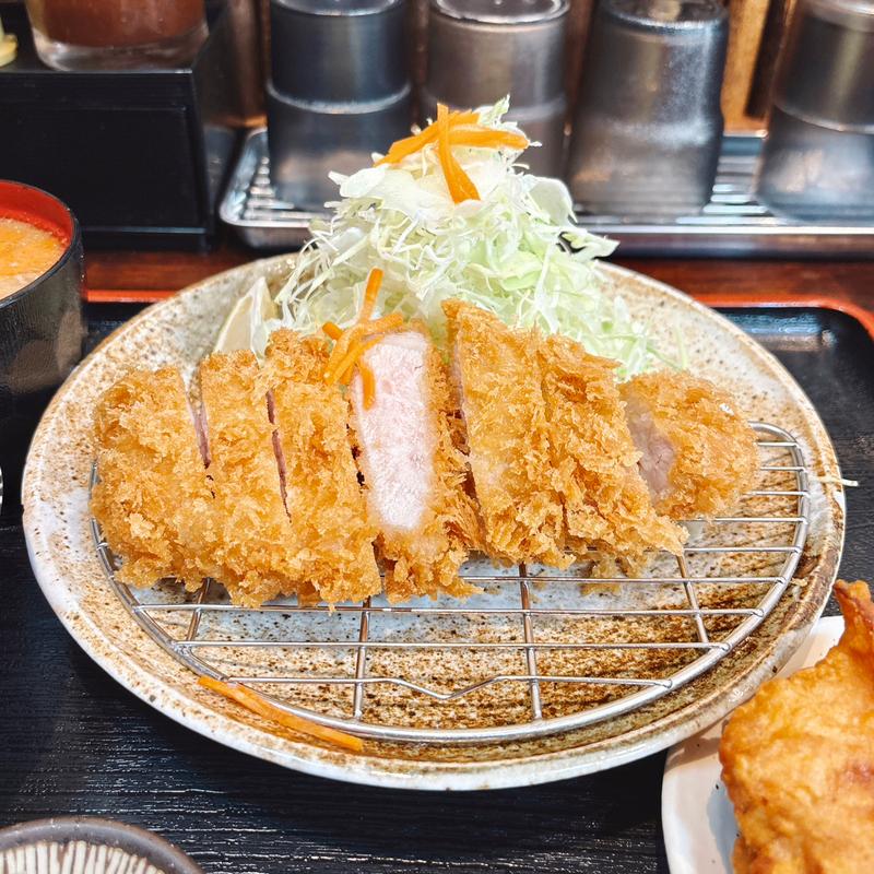 ロースカツ定食130g(とんかつ ・トンテキ たつまきや)