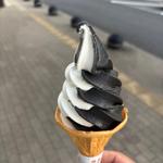 ブラック＆ホワイトソフトクリーム