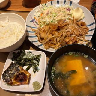 生姜焼きと鯖の塩焼き