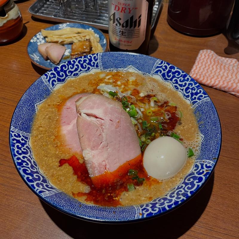 特製担々麺 黒(中華そば 虎桜)
