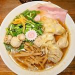 牛骨と煮干しのニラ玉雲呑麺