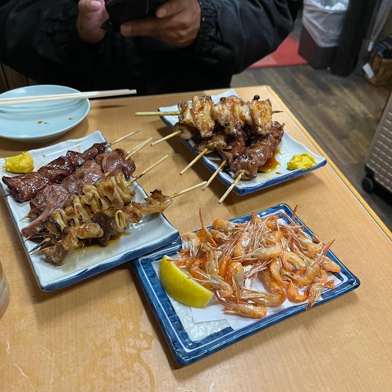 焼鳥盛合、ホルモン盛合(山家 支店2階専用)