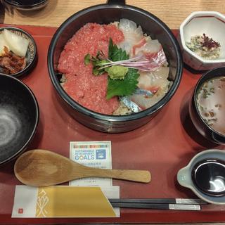 近大ネギトロ紅白手桶寿司