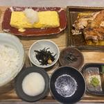鶏のから揚げ定食（山賊焼き）