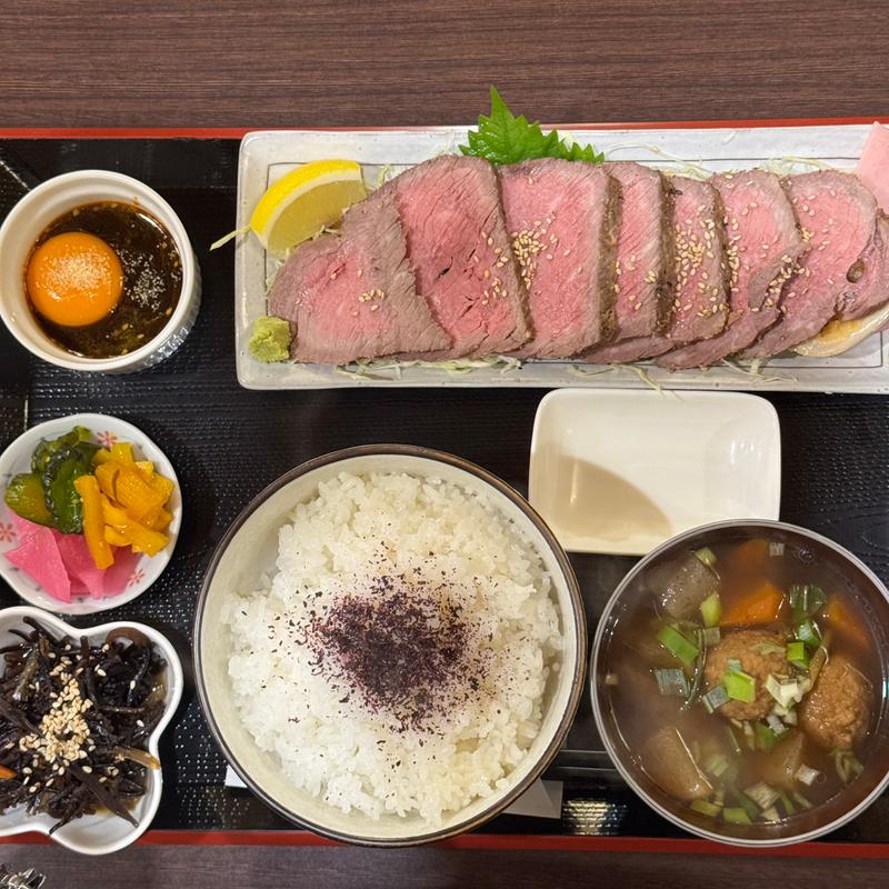 牛タタキ定食(食堂 かあちゃんち)