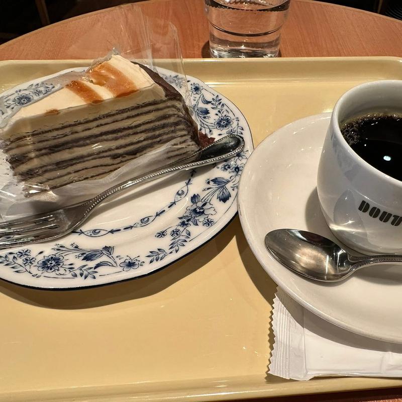 パリパリチョコキャラメルミルクレープ ブレンドコーヒー(ドトールコーヒーショップ 千歳烏山店)