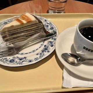 パリパリチョコキャラメルミルクレープ ブレンドコーヒー