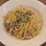 キノコとベーコンのクリームパスタ(La Coccinella （ラコッチネッラ）)