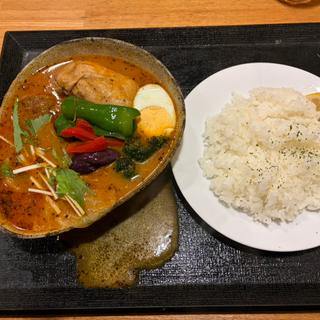 チキンと野菜と角煮のスープカレー