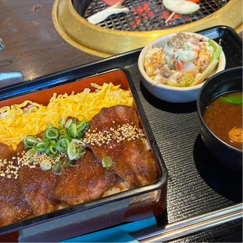 【平日限定】和牛焼肉重(にく家 牛地蔵 （ウシジゾウ）)