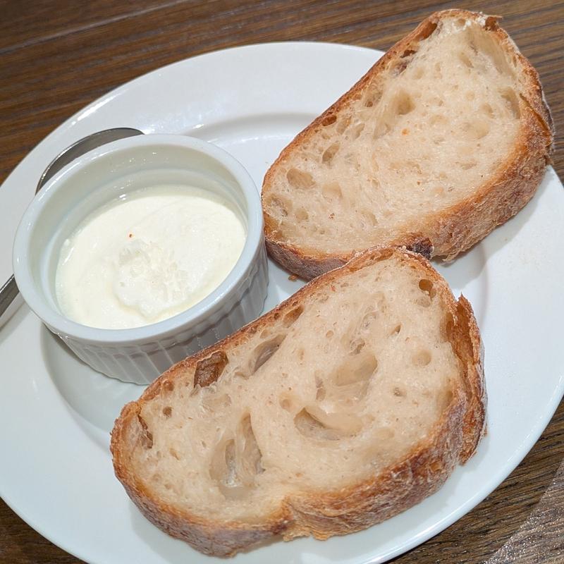北海道小麦パンと自家製リコッタチーズ(Frutti di Mare（フルッティ ディ マーレ）横浜)