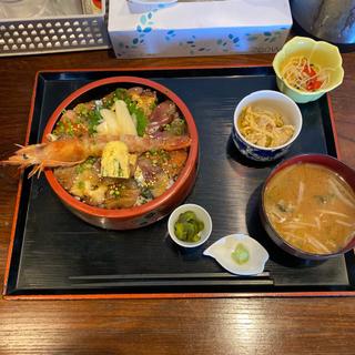 特別海鮮漬け丼