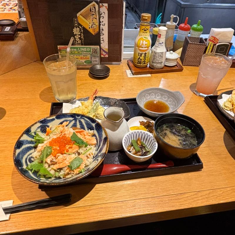 鮭ハラス丼定食(龍宮城)