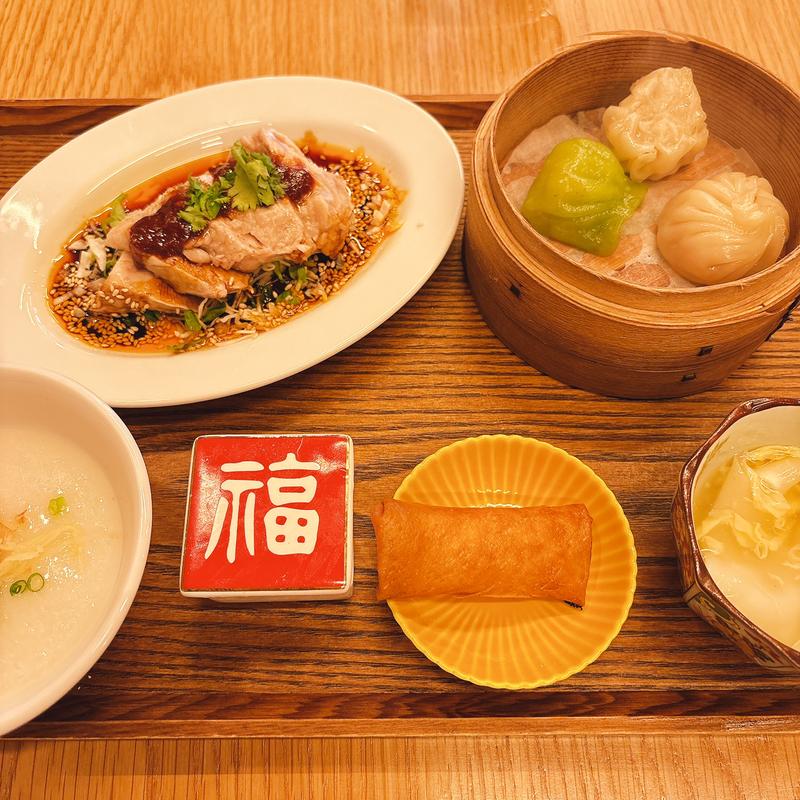 蒸したて点心4種と選べるメインの町中華定食(梅田 鶏と点心と町中華)